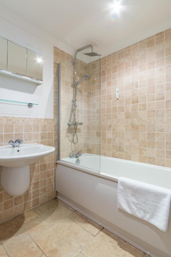 Old Town Apartments Свіндон Екстер'єр фото